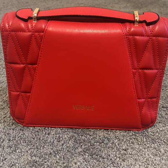 NWOT Red quilted Women's Bag - Picture 3 of 12